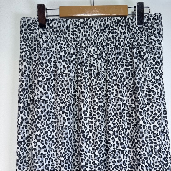 Jackson Rowe | Abstract Dot Print Pull-On Midi Skirt – Gray/Black | Size L - Picture 2 of 9